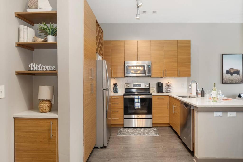 Appartamento Chic Uptown Unit With Gym, Pool Charlotte Esterno foto